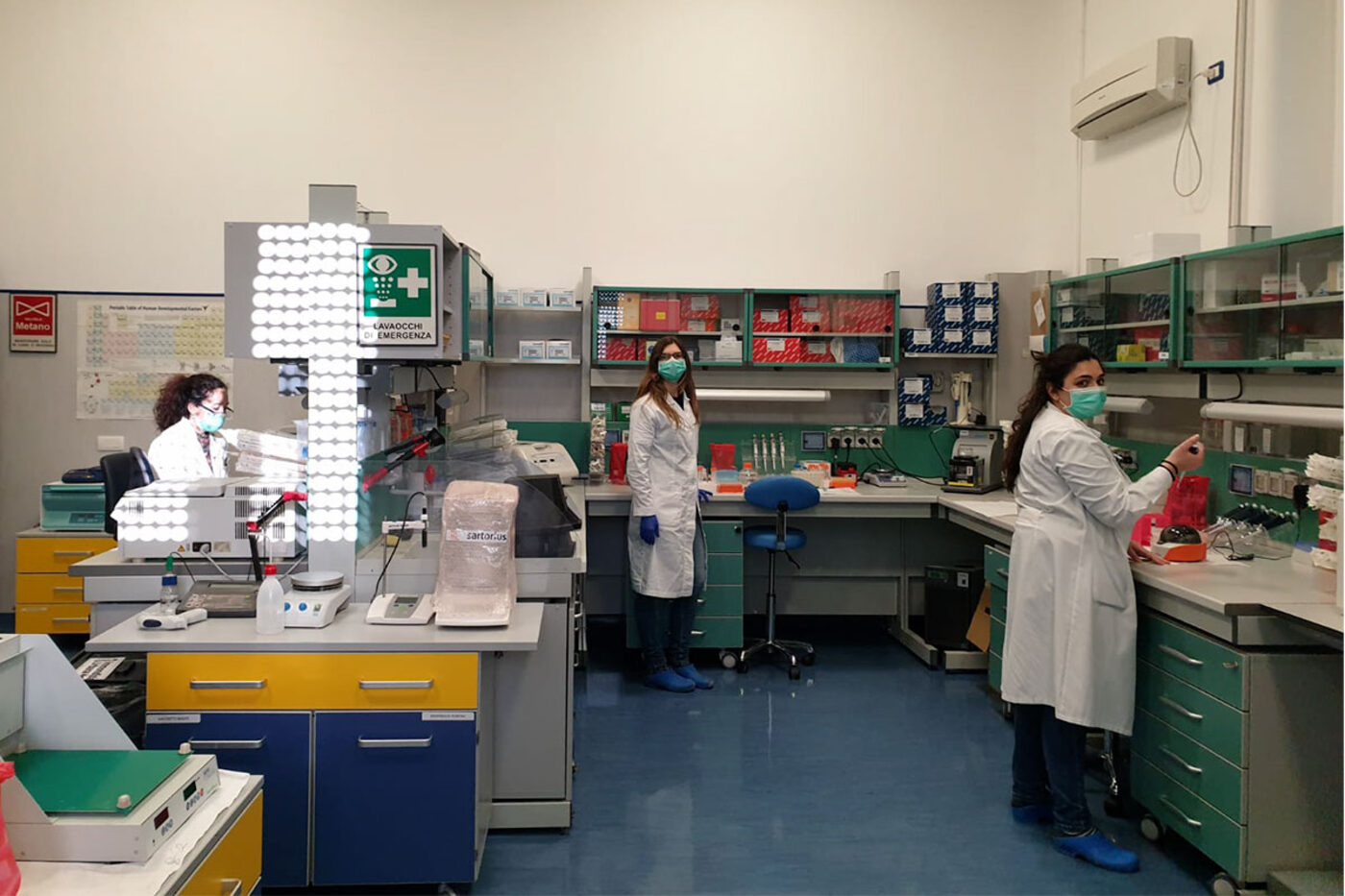 Inside the CMOL laboratory